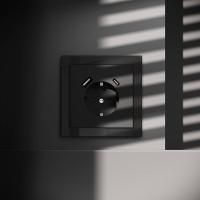 Розетка встраиваемая VOLTUM S70 с заземлением и защитными шторками, 16А, с USB, A+С, (черный матовый