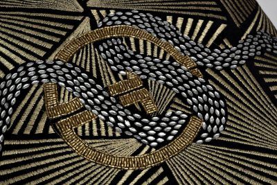 70SW-38057 Подушка с бисером, стеклярусом и вышивкой "Антик" черный 45*45