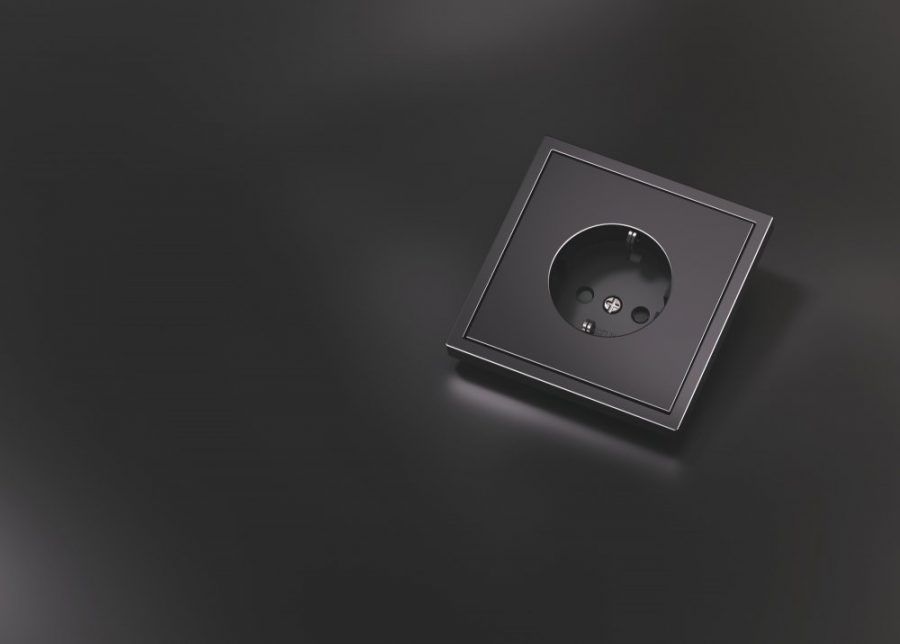 Накладка для розетки с заземлением и защитными шторками, S70 Metal (антрацит)