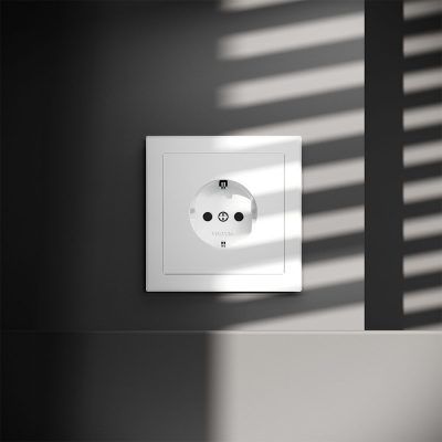 Розетка встраиваемая VOLTUM S70 с заземлением и защитными шторками, 16А, (белый матовый)