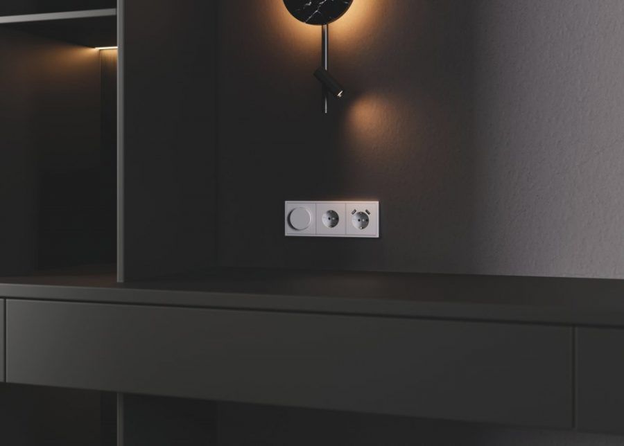 Накладка для розетки с заземлением и защитными шторками, с USB A+A, S70 (серый)